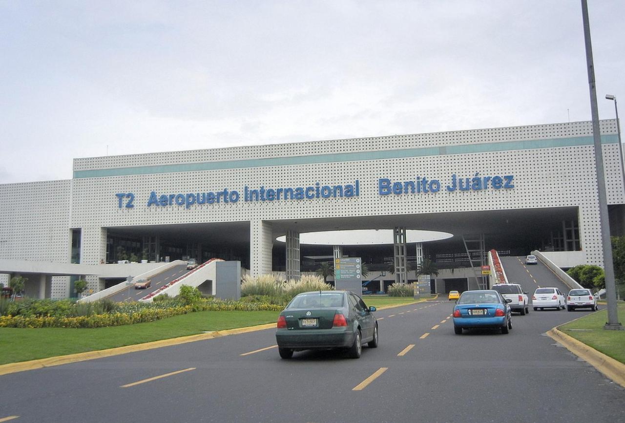 Отель Izzzleep Aeropuerto Terminal 2 Мехико Экстерьер фото
